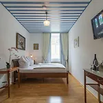 Goldener Adler - &