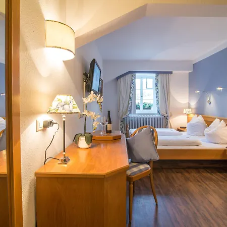 Goldener Adler - & 3*