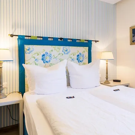 Goldener Adler - & Hotel 3*