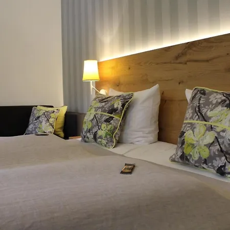 Hotel Goldener Adler - &