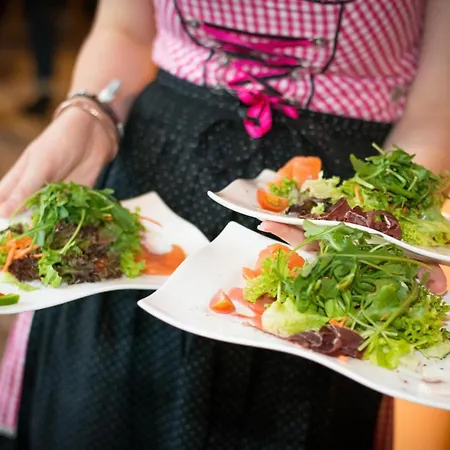 Goldener Adler - & 3*