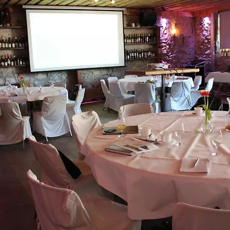 Goldener Adler - & 3*